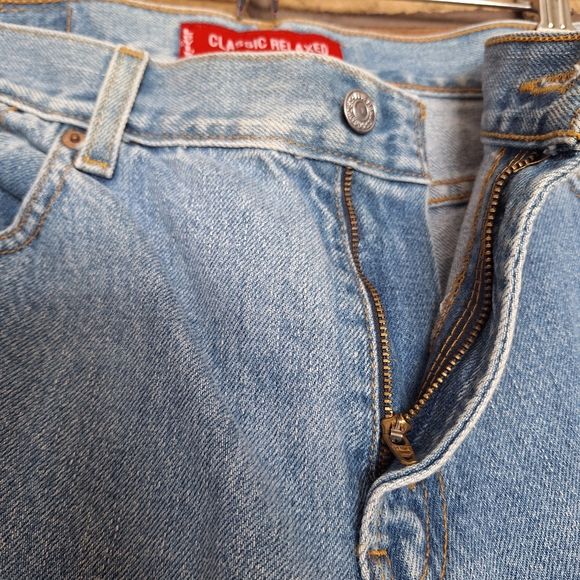 Levi's 550 Classic Relaxed Tapered Leg Jean - Picture 3 of 10